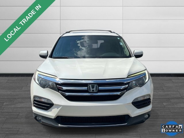 Used 2017 White Honda Touring image 8