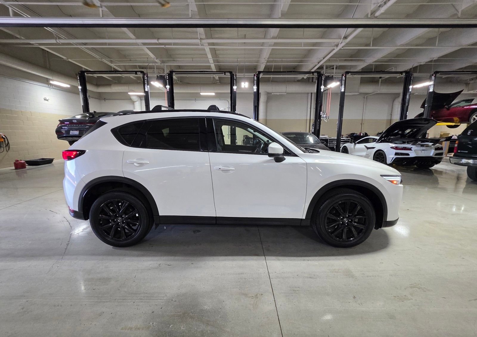 Used 2018 Snowflake White Pearl Mica Mazda Grand Touring image 8