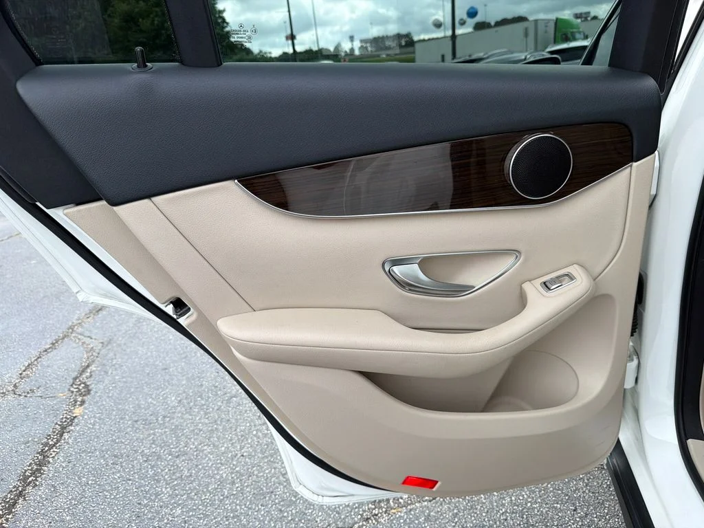 Used 2019  Mercedes-Benz GLC 300 image 22