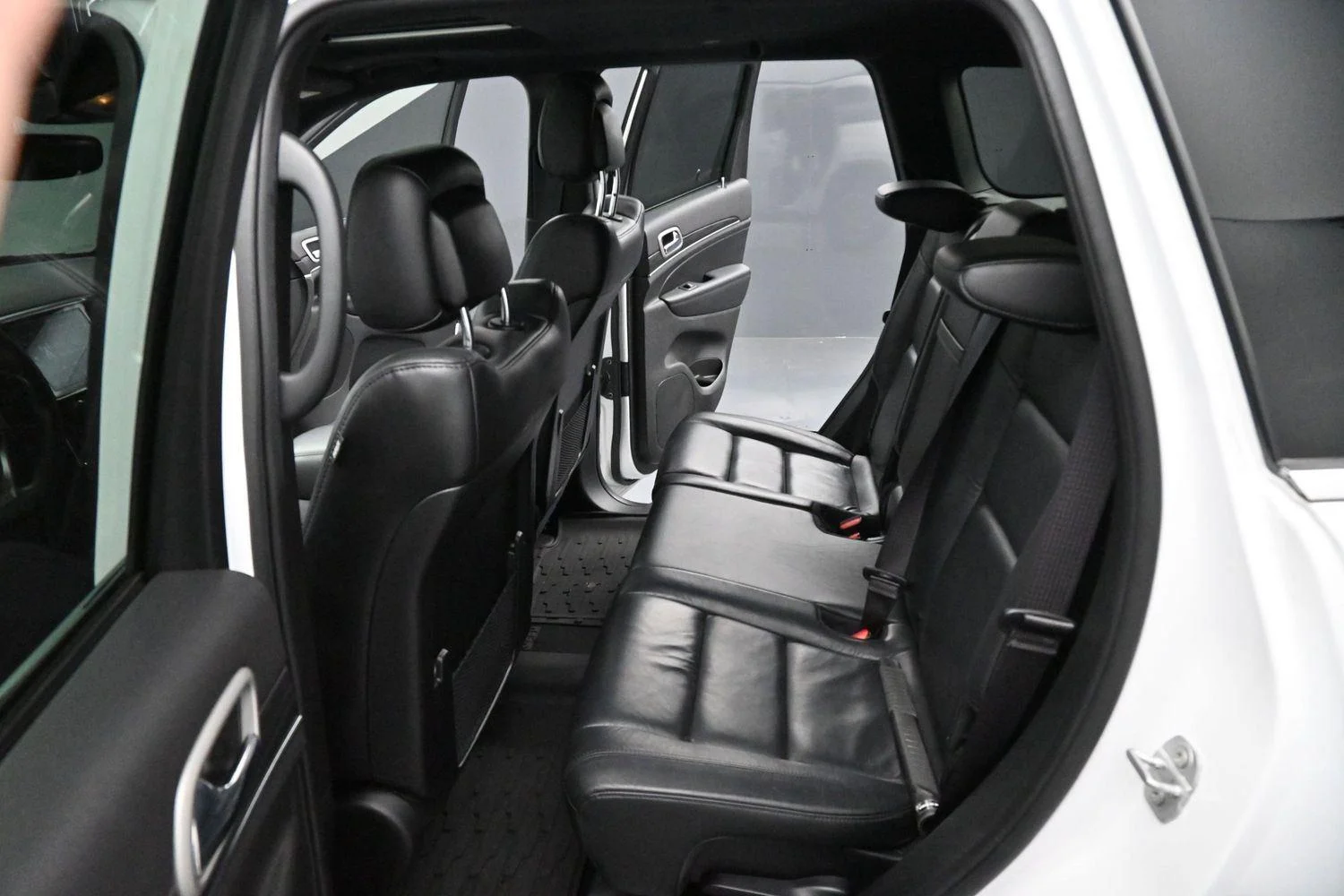 Used 2021 Bright White Clearcoat Jeep Limited image 30