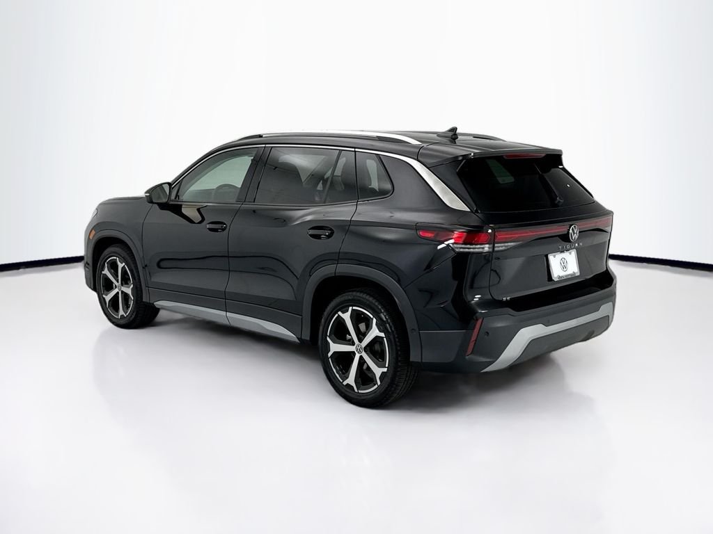 New 2026 Deep Black Pearl Volkswagen SE image 7