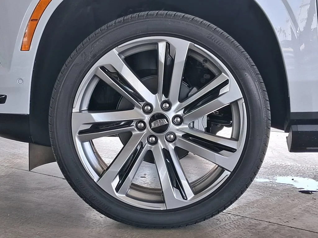 New 2026 Vibrant White Tricoat Cadillac Platinum Sport image 30