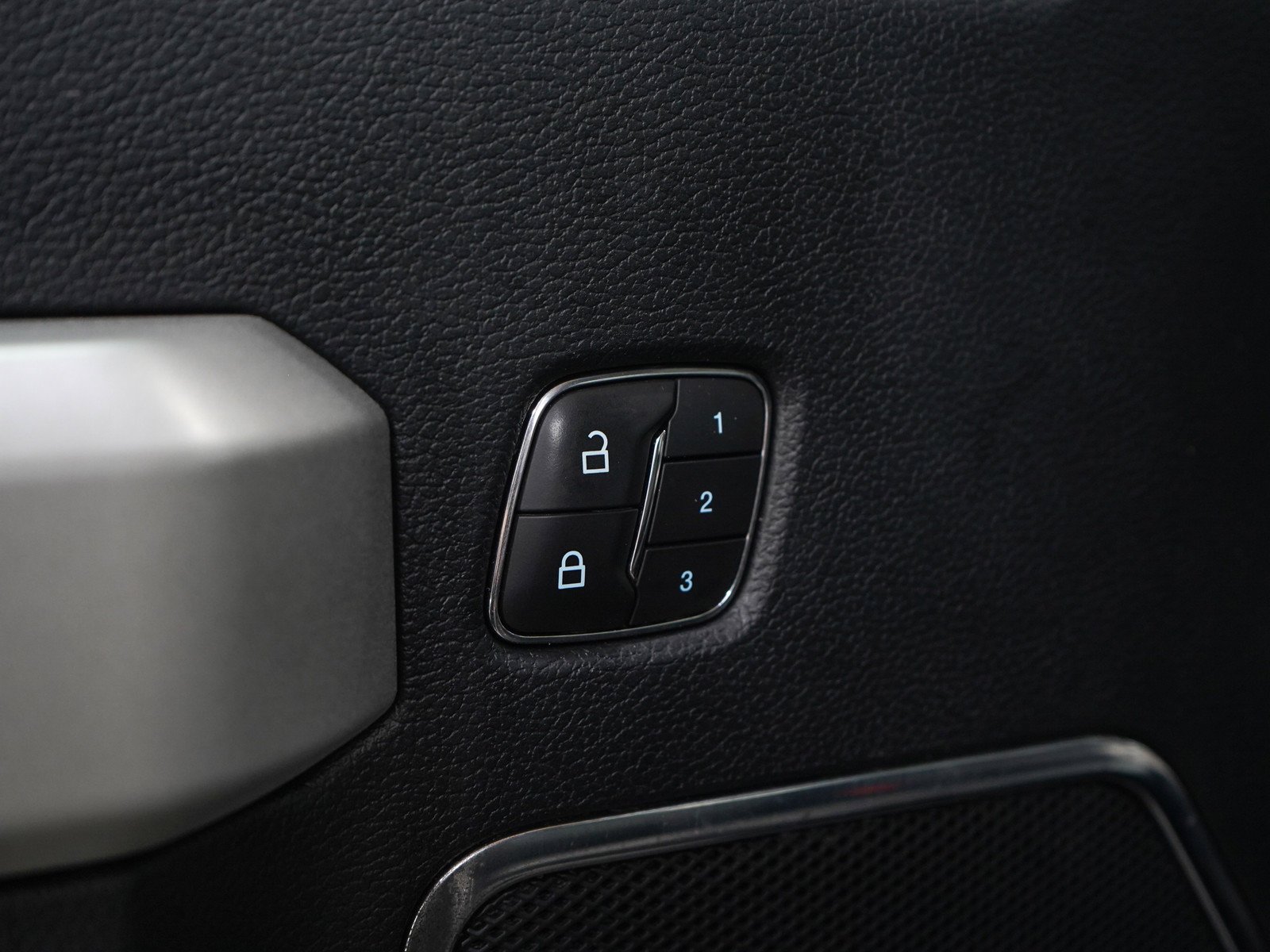 Used 2020 Black Ford XL image 24