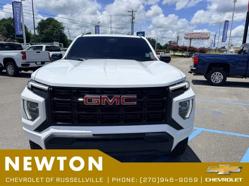 Used 2024 Summit White GMC Elevation image 21