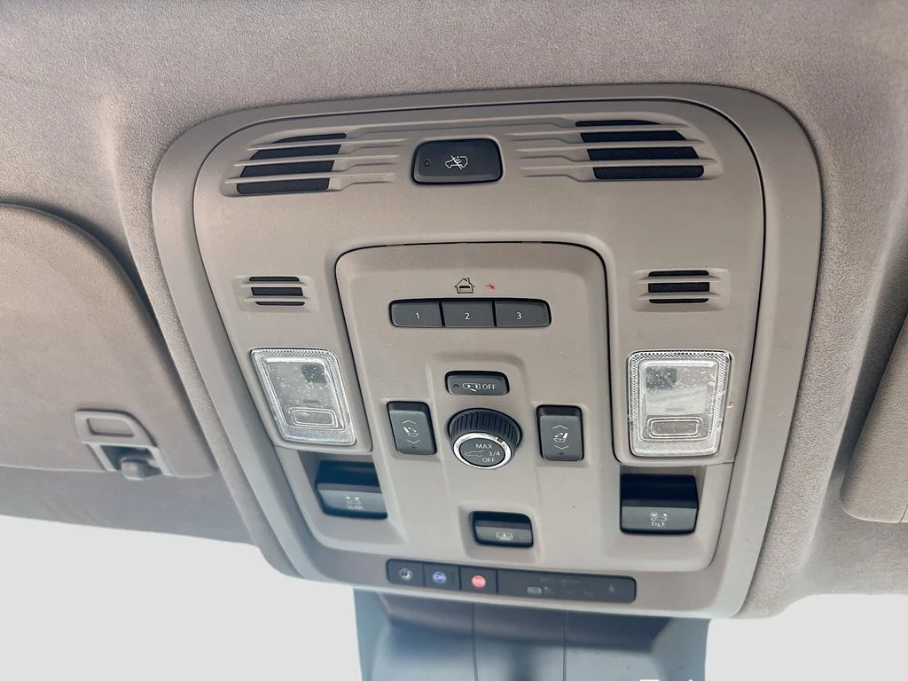 Used 2022 Black Cadillac Sport Platinum image 35