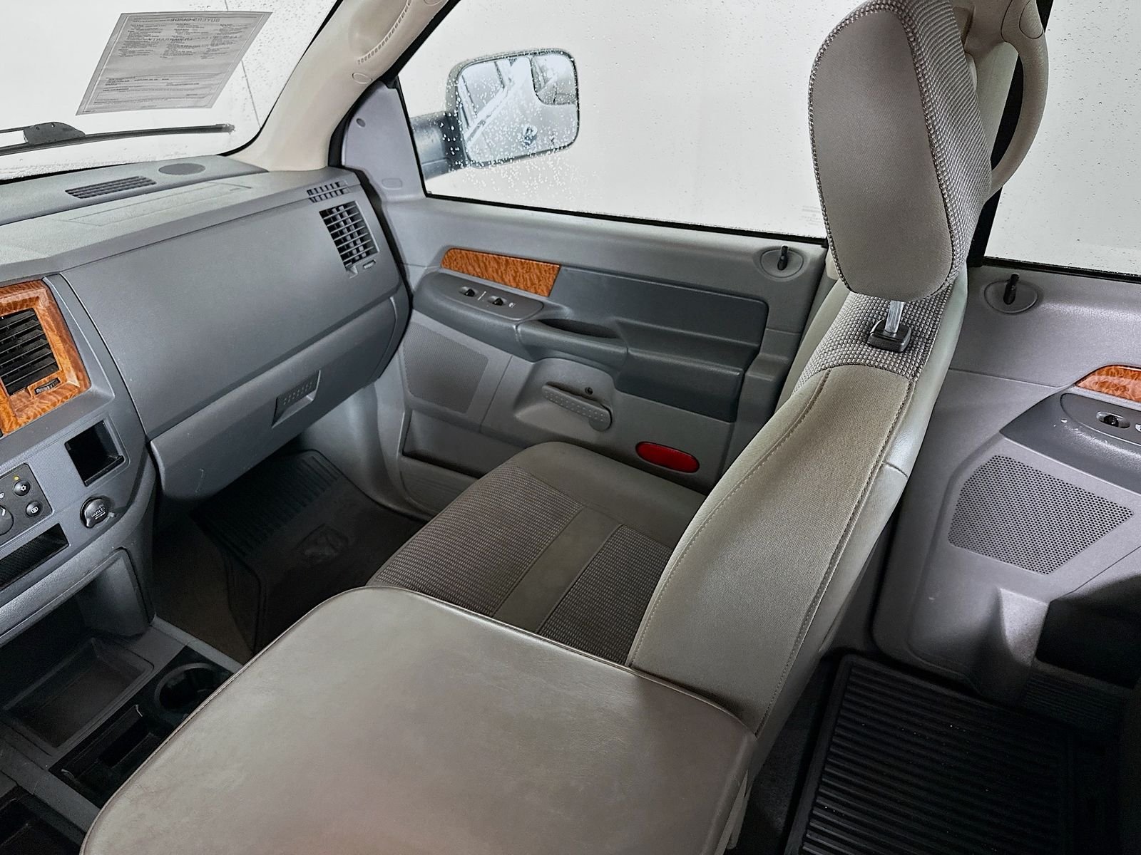 Used 2006 Bright Silver Metallic Dodge SLT image 21