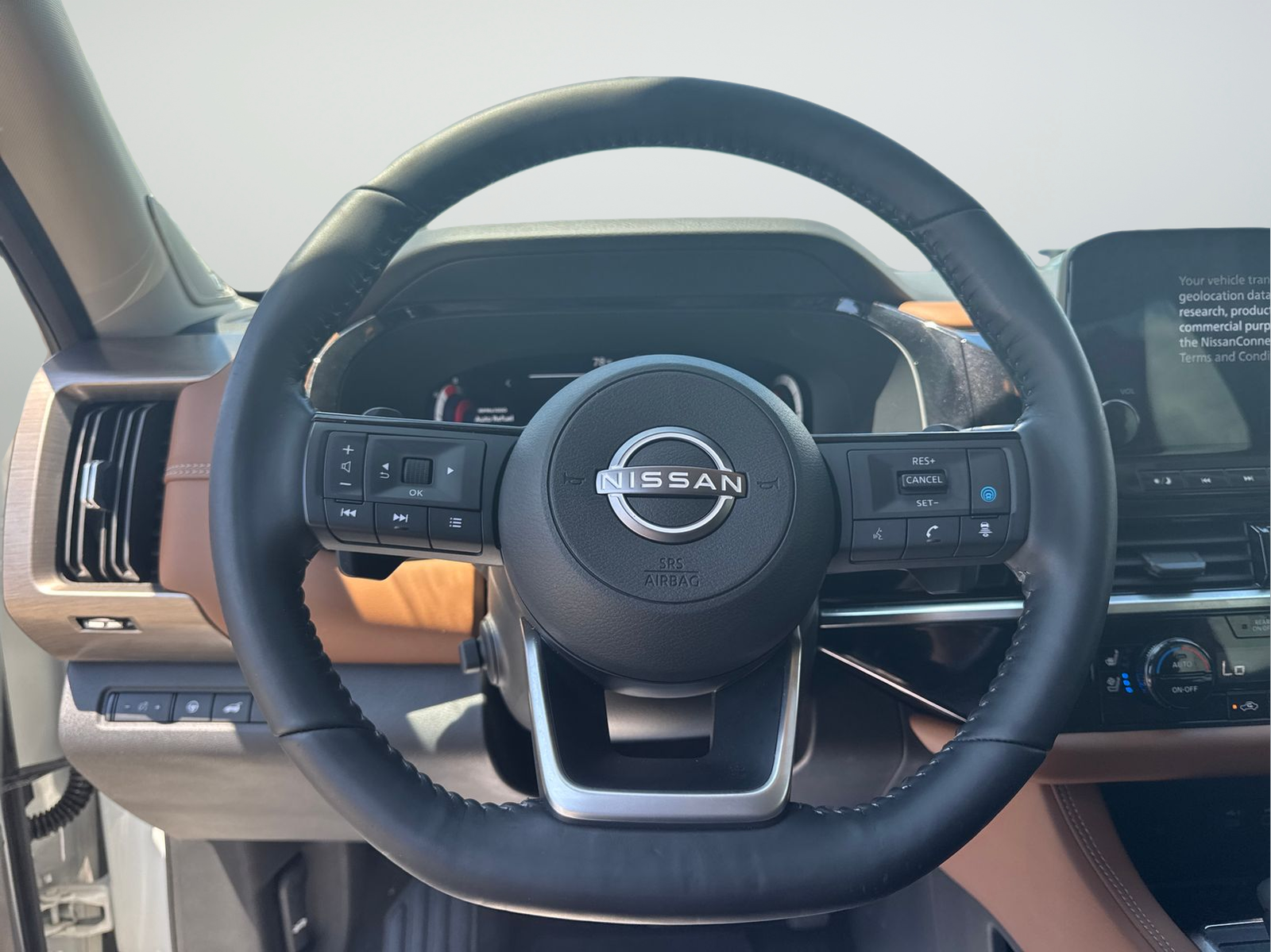 Used 2023 Pearl White Nissan Platinum image 16