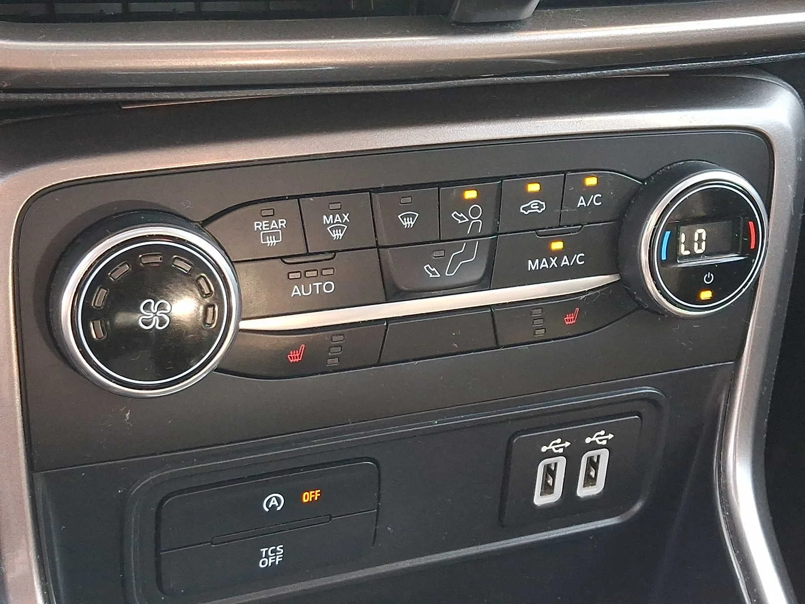 Used 2021 Smoke Metallic Ford SE image 16