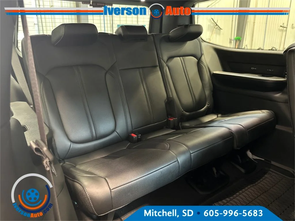 New 2026 High Gloss Black Exterior Paint Jeep Limited Altitude image 29