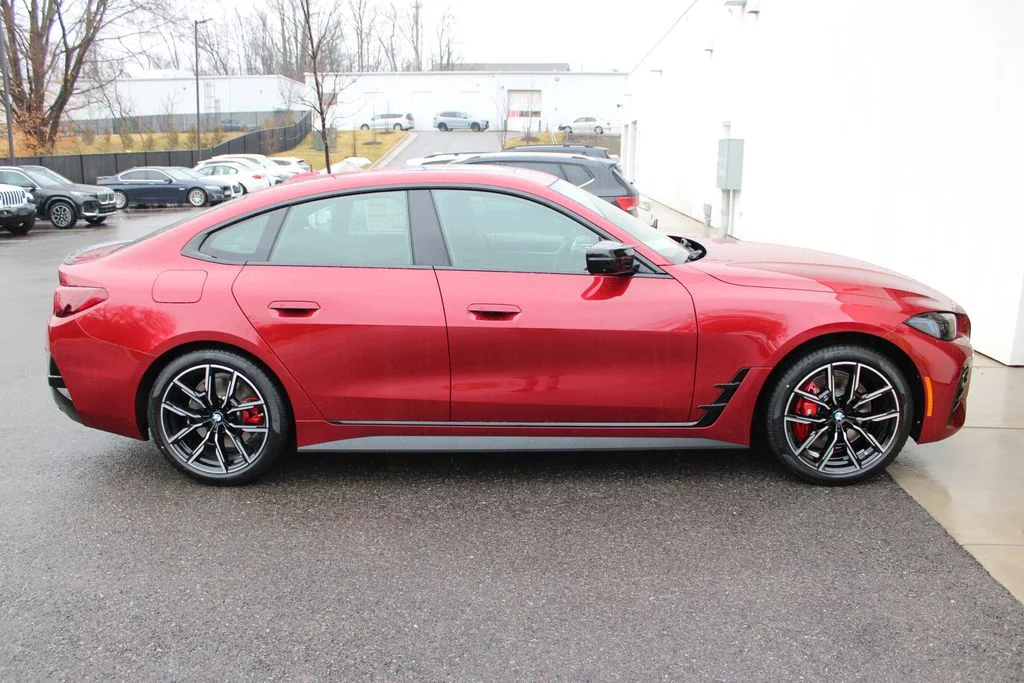 New 2026 Vegas Red Metallic BMW M440i xDrive image 30