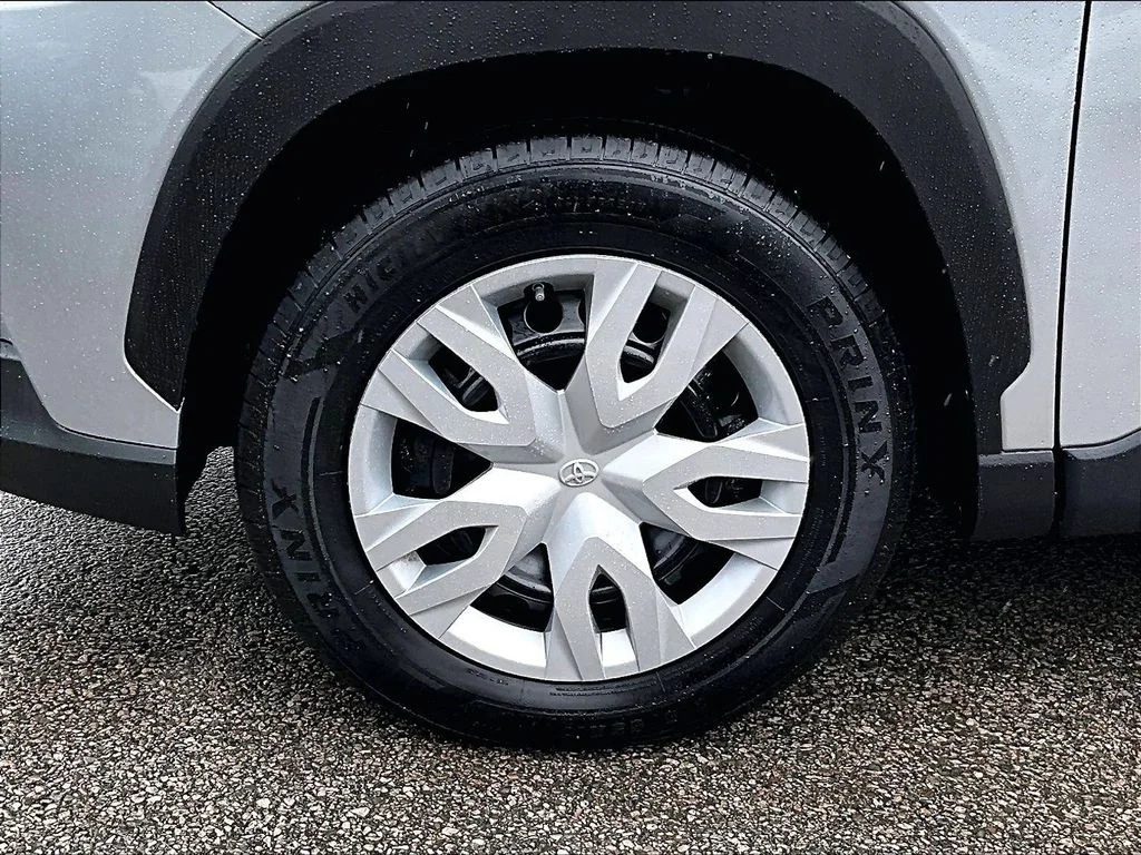 Certified Used 2022 Silver Toyota L image 7