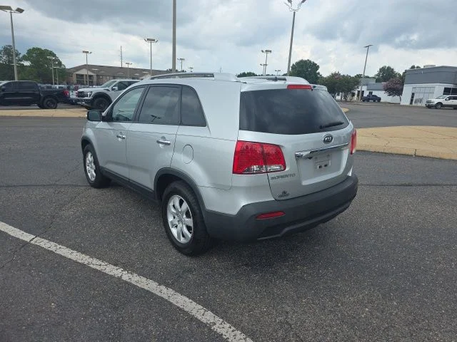 Used 2013 Silver Kia LX image 5