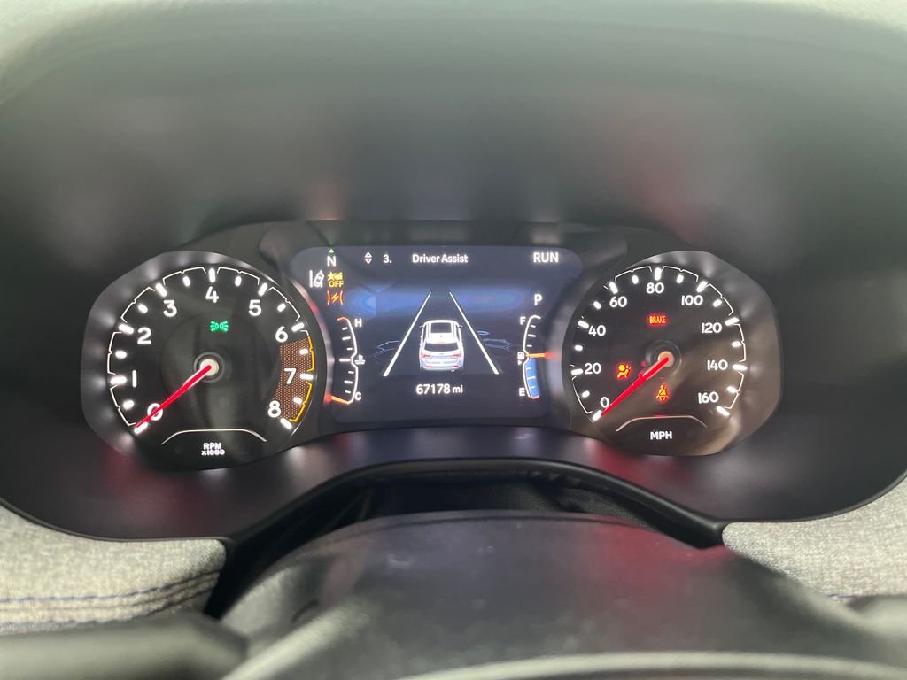Used 2024 White Jeep Latitude image 17