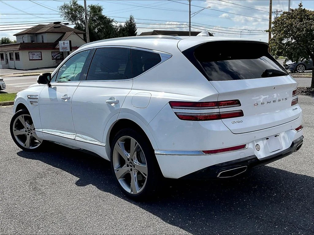 Certified Used 2024 Uyuni White Genesis 3.5T image 3