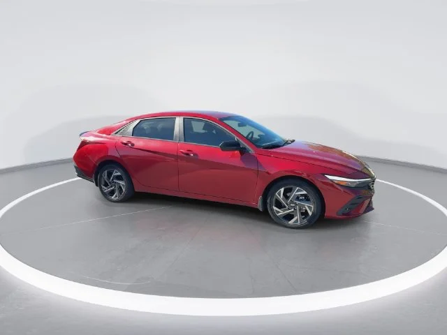 Used 2025 Red Hyundai SEL Sport image 2