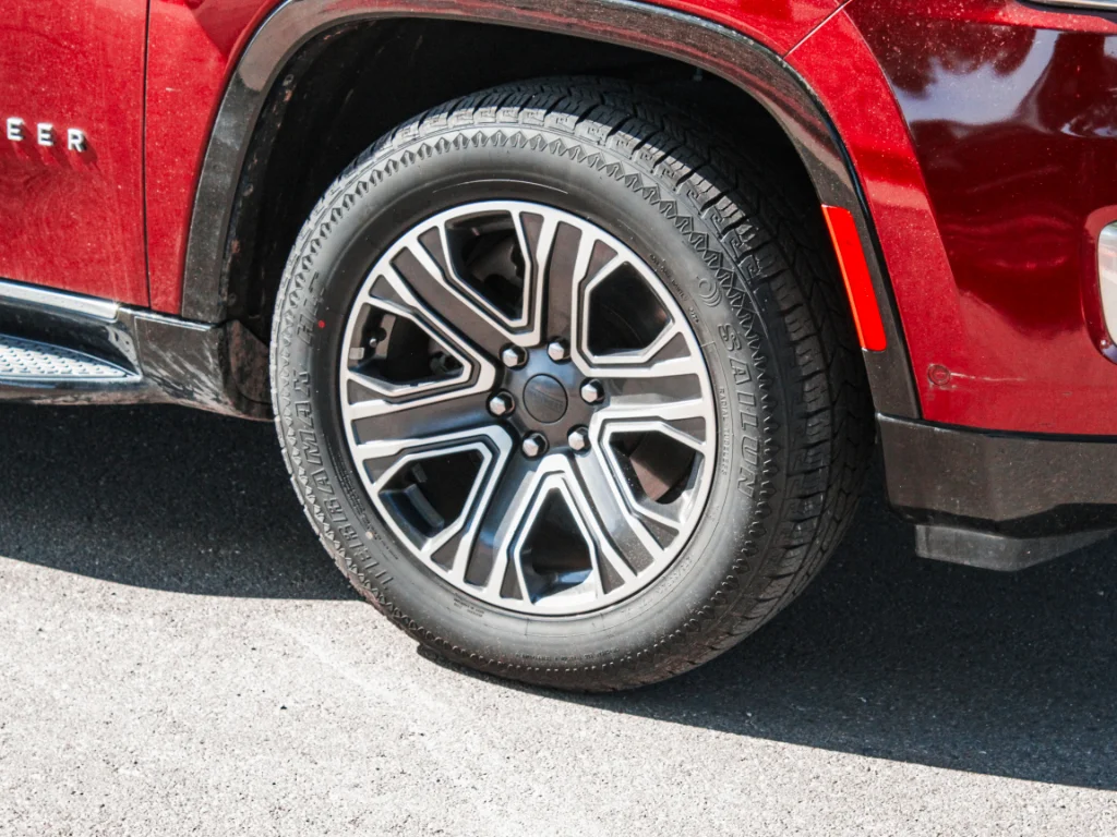 Used 2023 Velvet Red Pearl Jeep Series II image 4