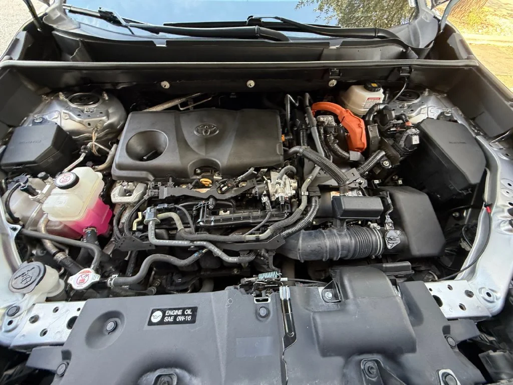 Used 2022 Silver Toyota XLE Premium image 20