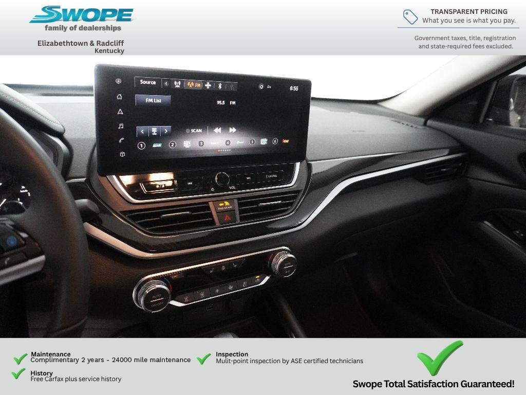 Used 2024 Pearl White Tricoat Nissan 2.0 SR image 19