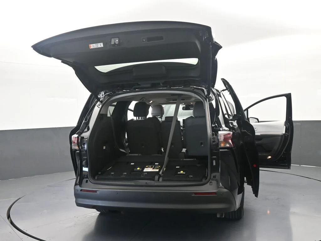 Used 2025 Midnight Black Metallic Toyota XLE image 78