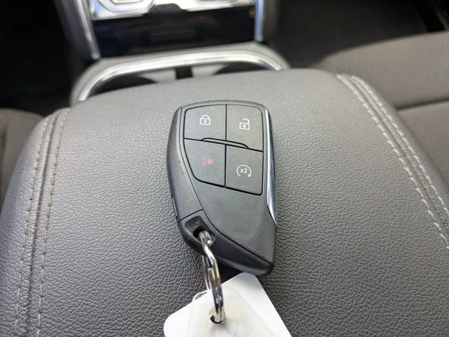 Used 2023 Summit White GMC Elevation image 30