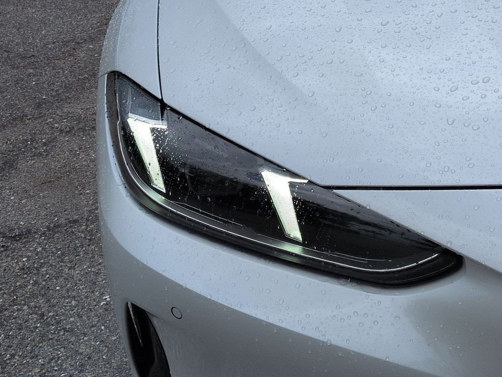 New 2027 Mineral White Metallic BMW 430i image 10