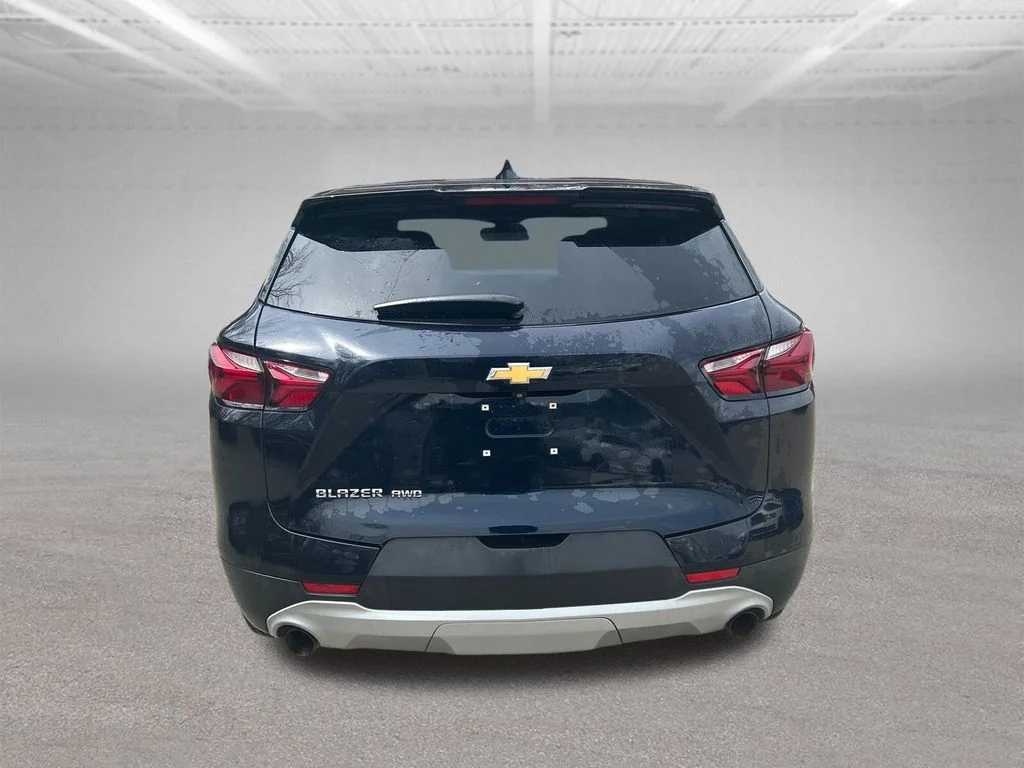 Used 2020 Blue Chevrolet LT image 4