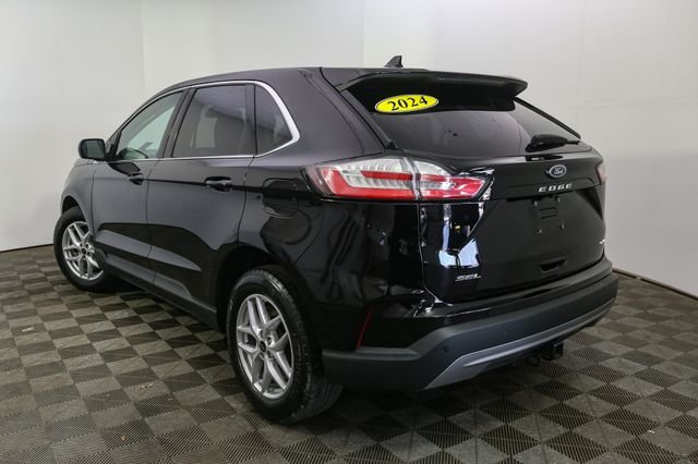 Used 2024 Black Ford SEL image 7