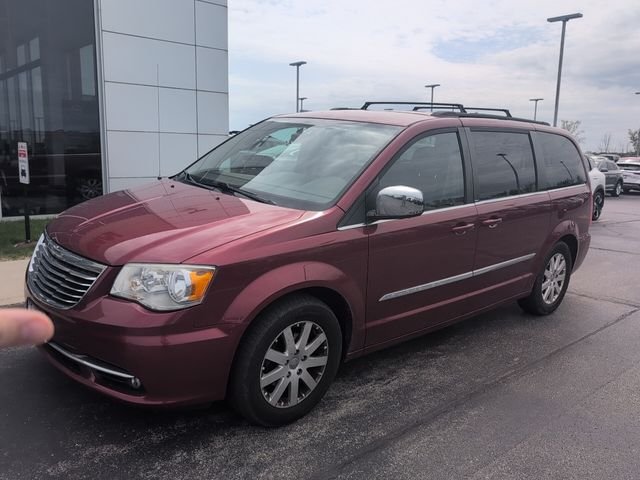 2011 Chrysler Town & Country Touring-L's photo