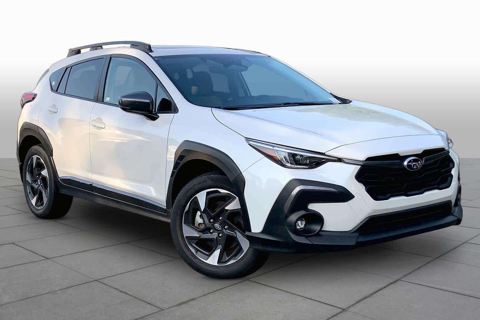 Used 2025 Crystal White Pearl Subaru Limited image 3