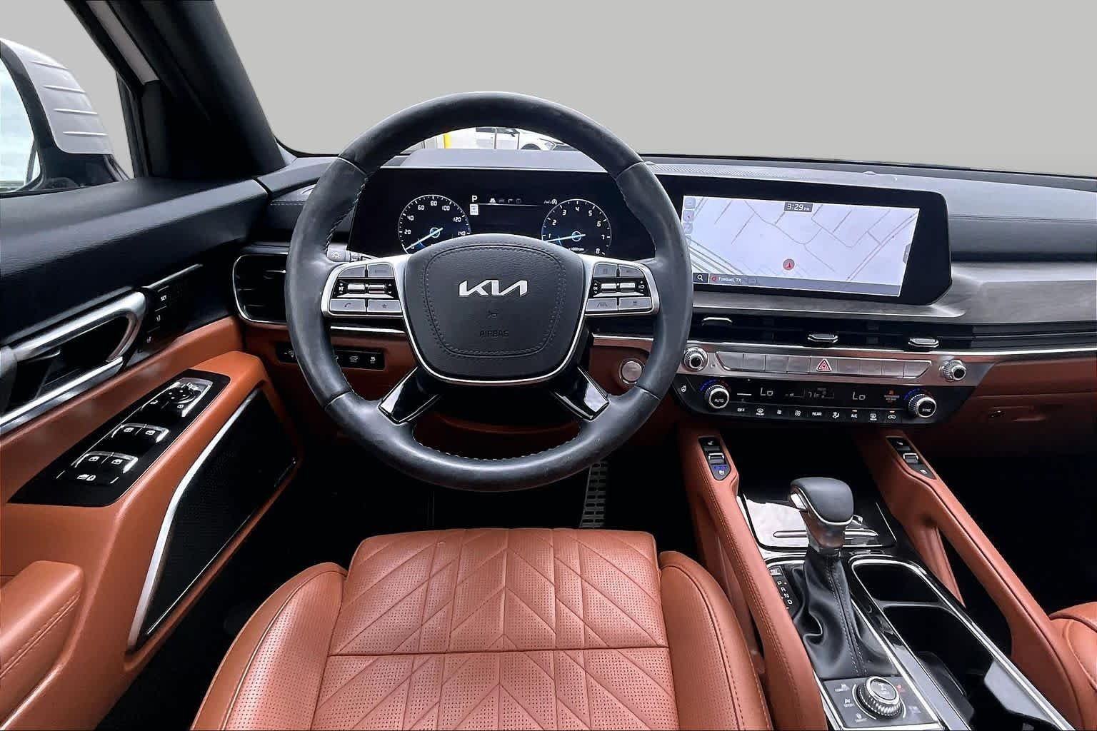 Used 2025 Glacial White Pearl Kia SX X-Line image 6