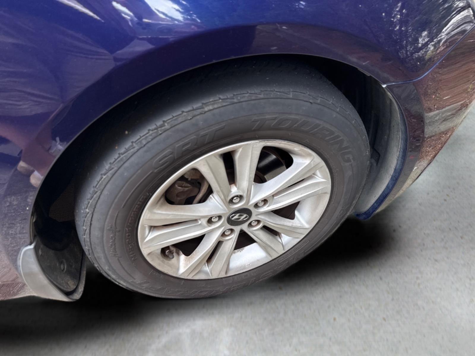 Used 2011 Pacific Blue Pearl Hyundai GLS image 18