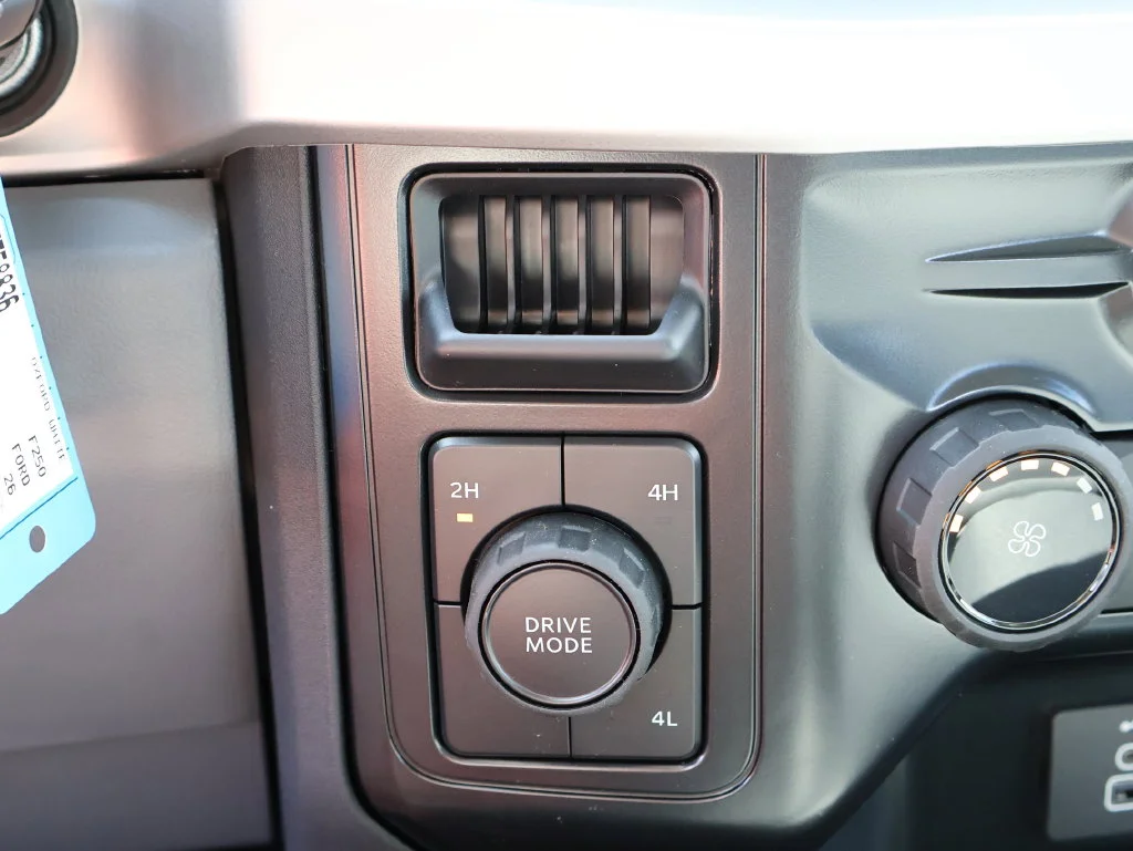 New 2026 Oxford White Ford F-250® XL image 35