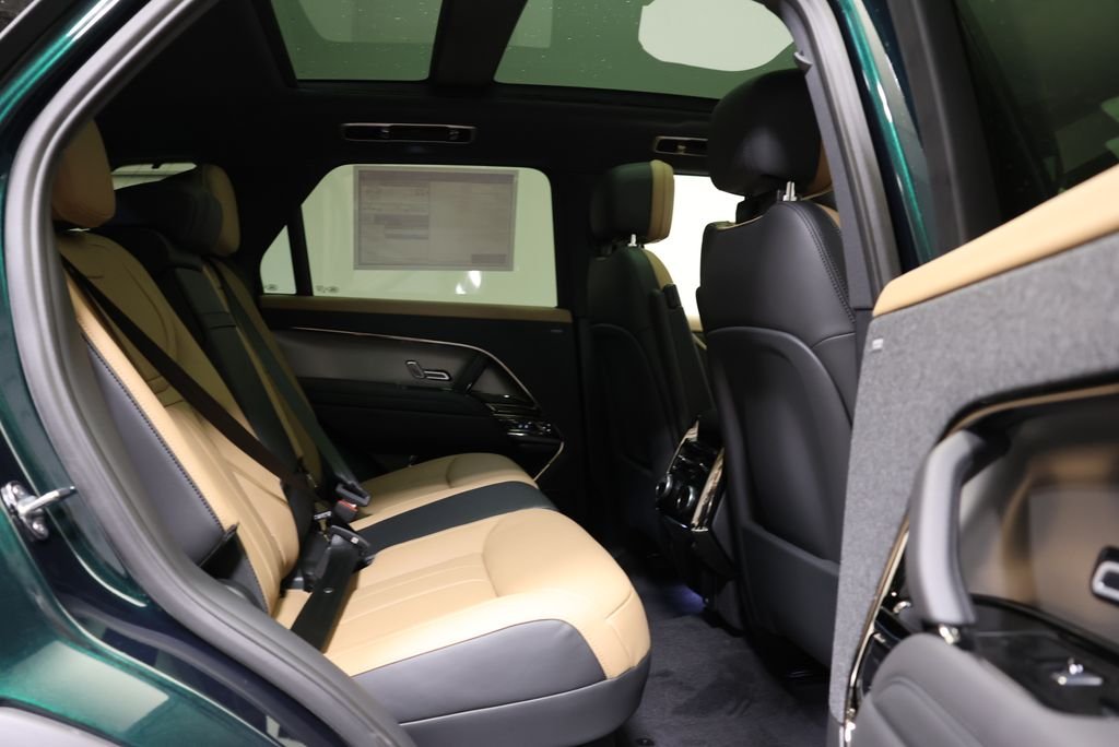 New 2026 British Racing Green Land Rover Dynamic SE image 44