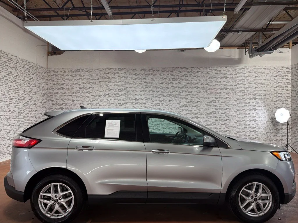 Used 2024 Silver Metallic Ford SEL image 8