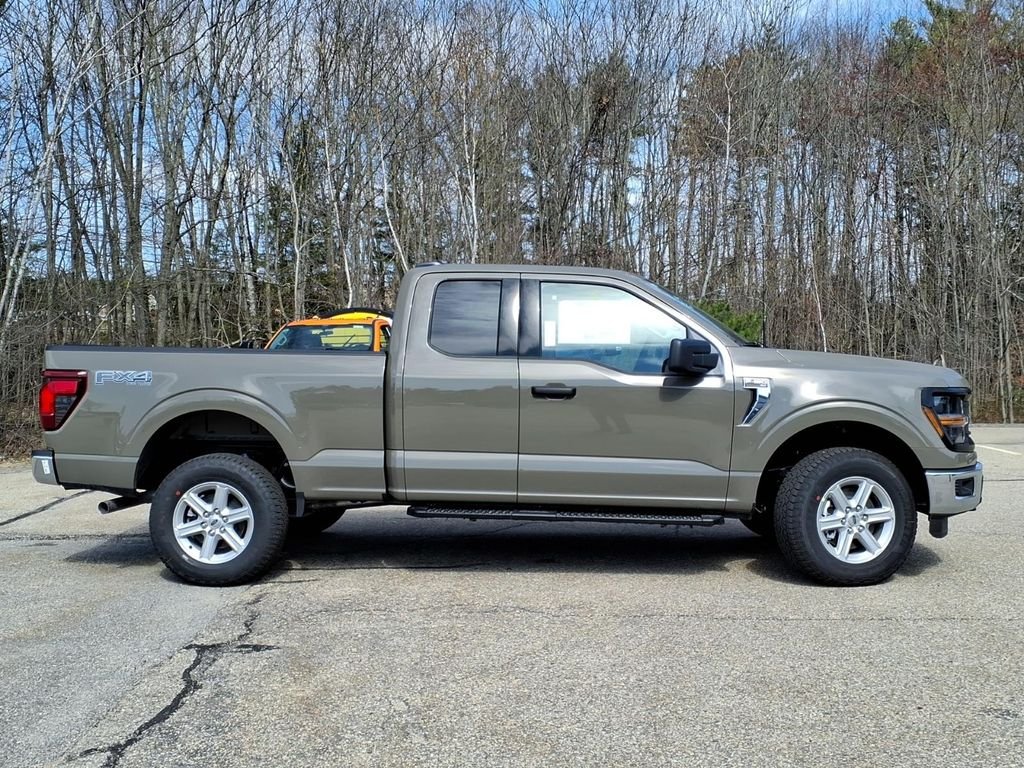 New 2026 Gray Ford XLT image 4
