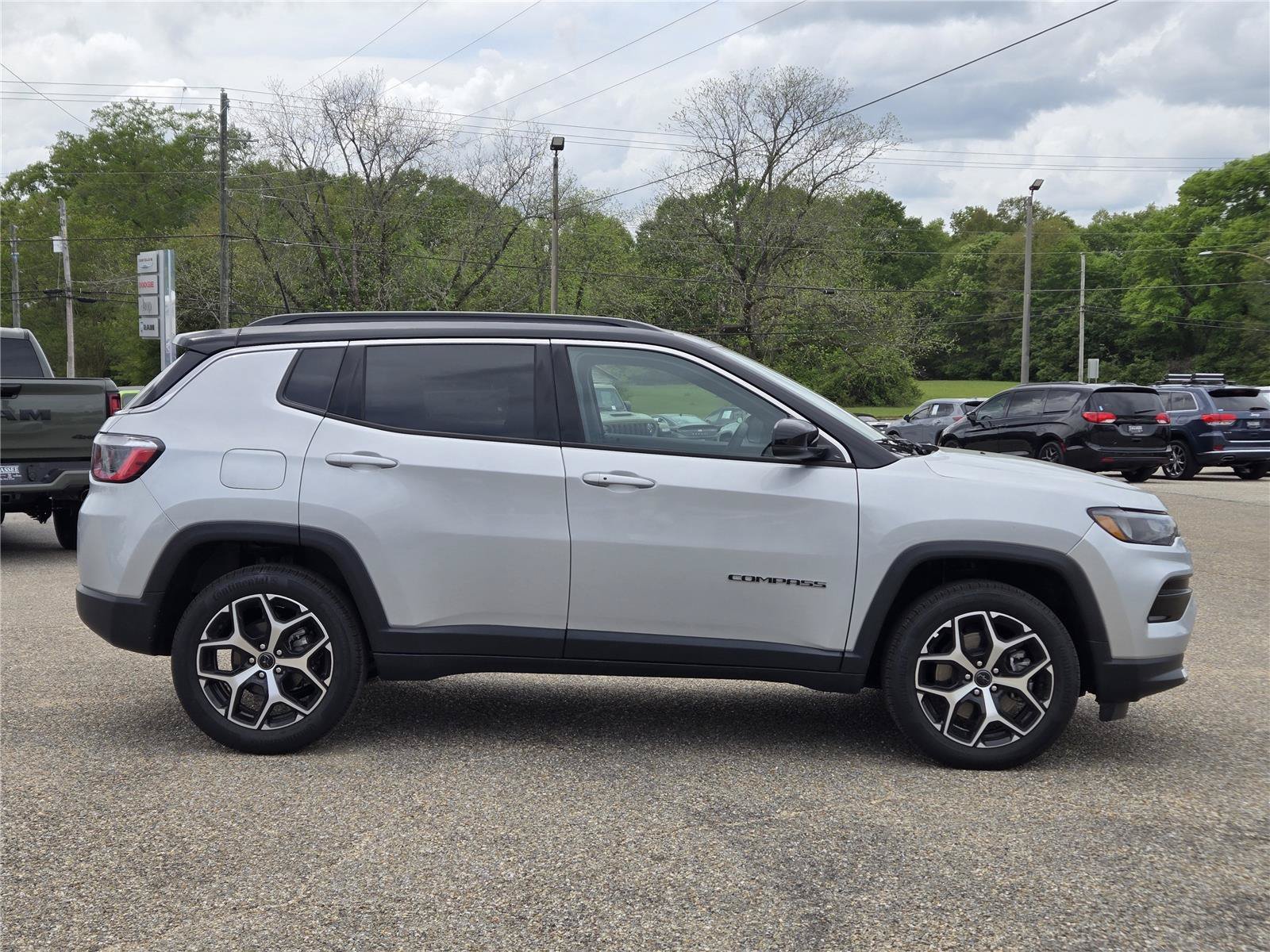 2025 Jeep Compass Limited - Photo 6