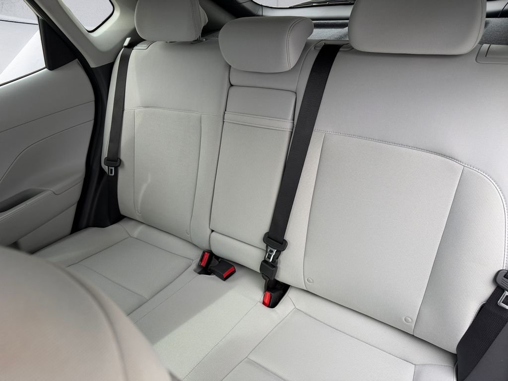 Used 2024 Green Hyundai SEL image 18