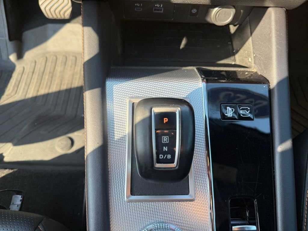 Used 2023  Mitsubishi SEL image 34