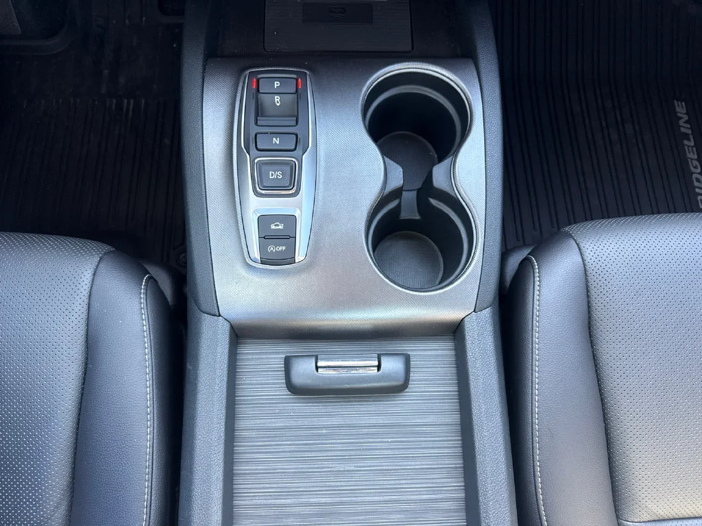 Certified Used 2023 Lunar Silver Metallic Honda AWD RTL-E image 24