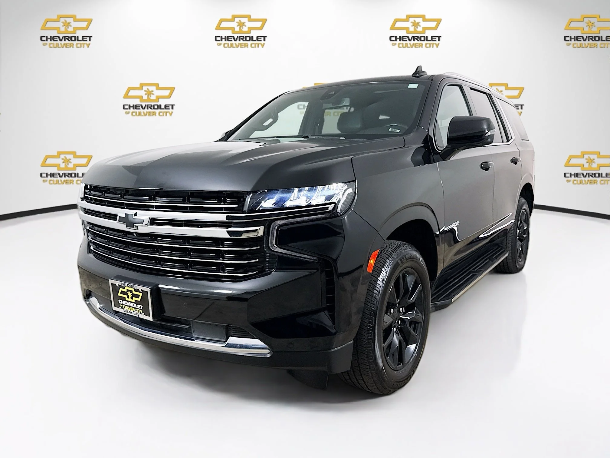 Used 2022 BLACK Chevrolet LT image 3