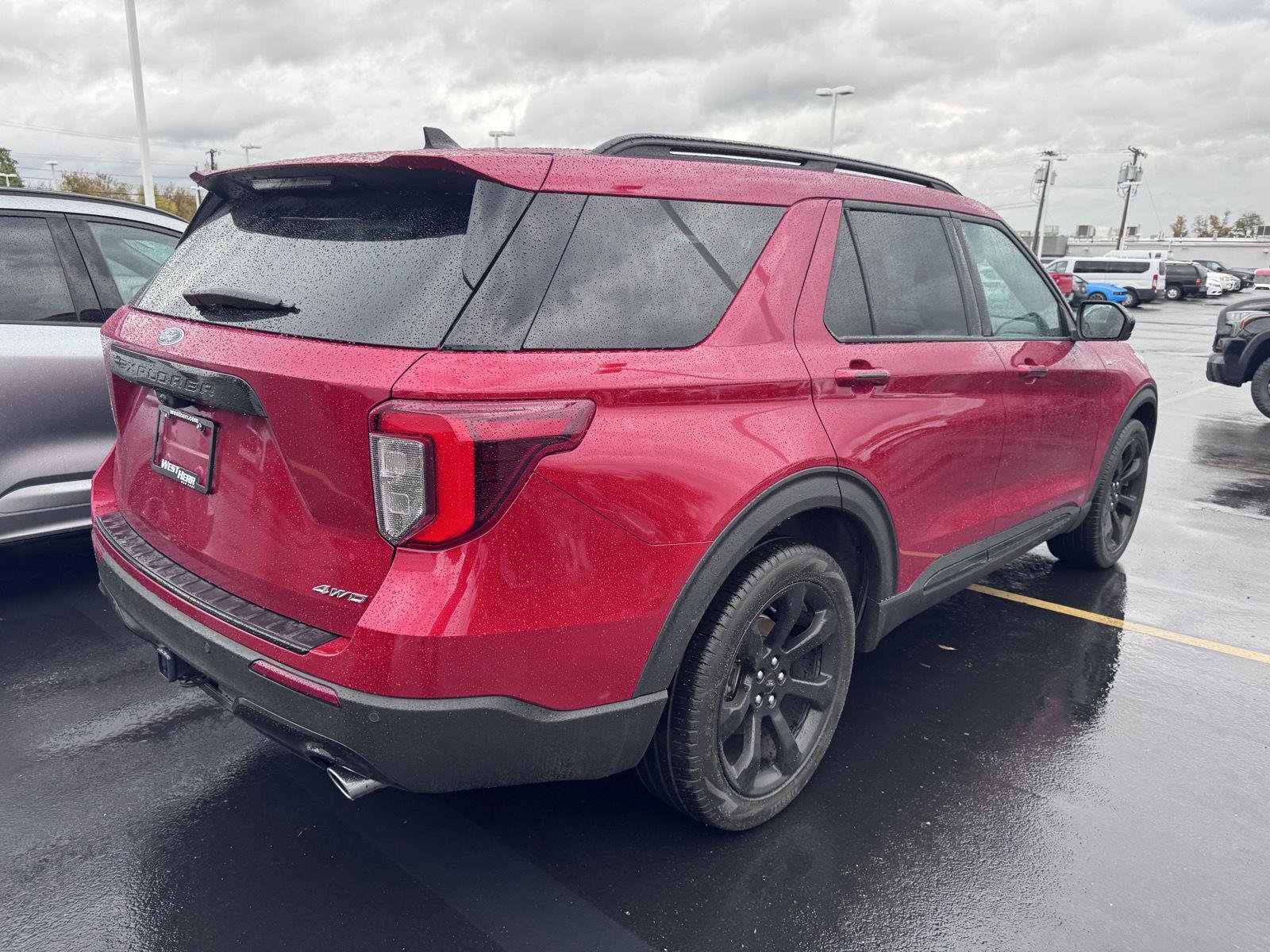 Used 2023 Rapid Red Metallic Tinted Clearcoat Ford ST-Line image 4