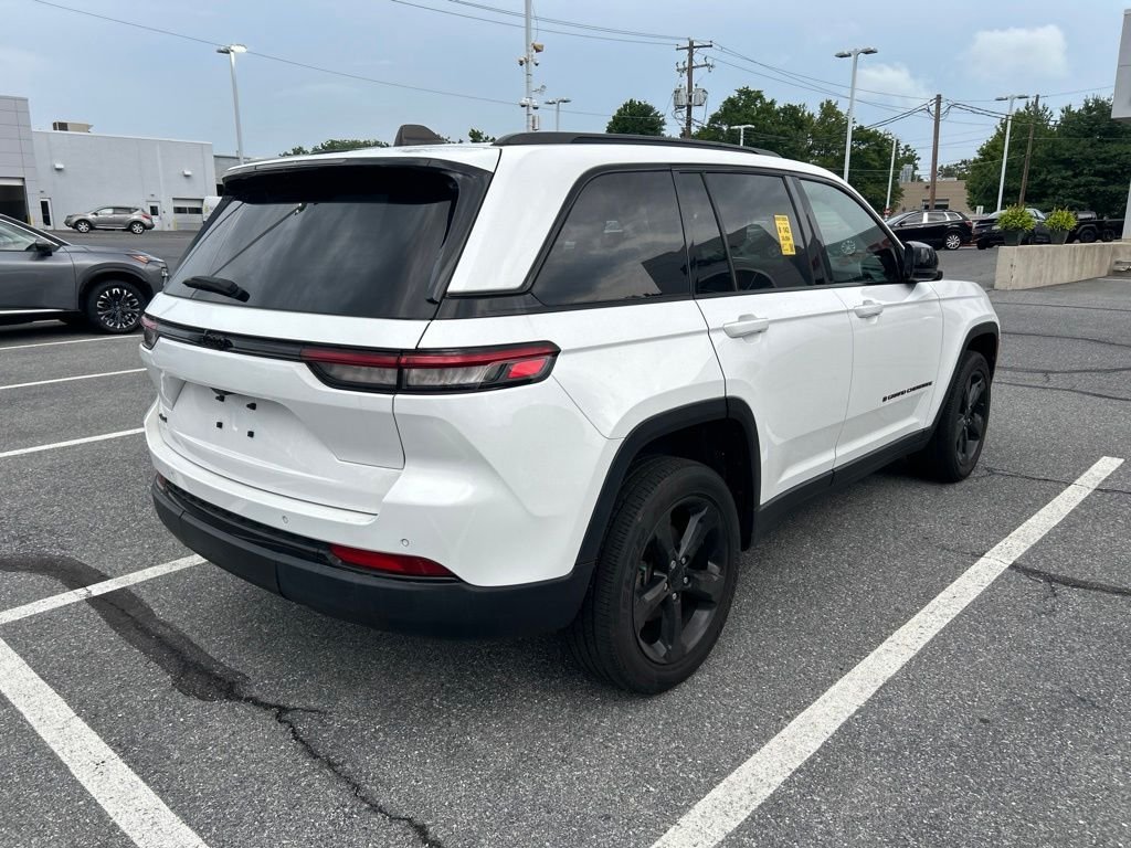 Used 2023 White Jeep Altitude X image 5