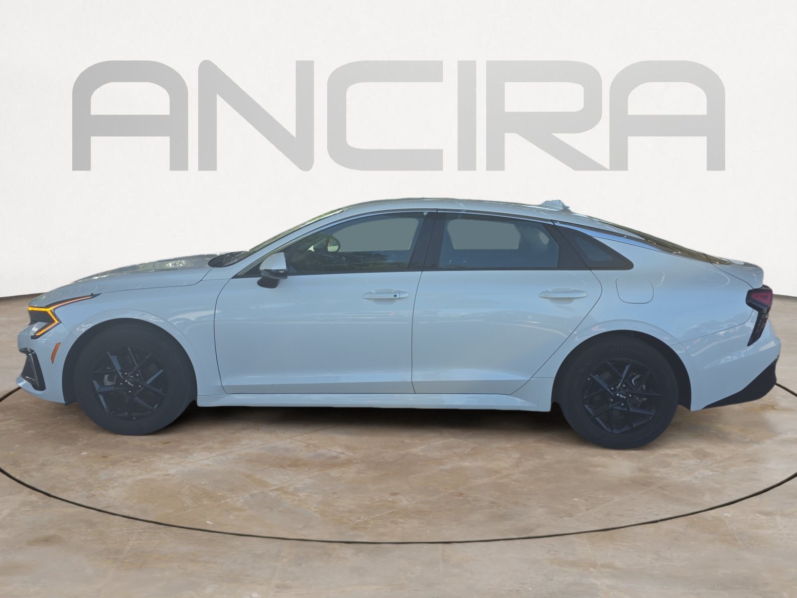 Certified Used 2025 Snow White Pearl Kia LXS image 5