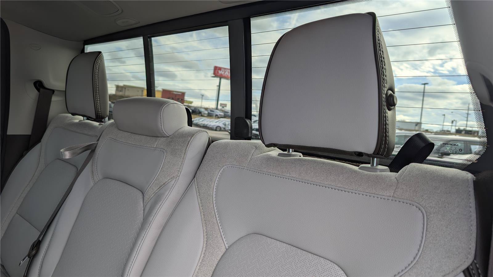 New 2026 Diamond Black Crystal Pearlcoat Ram Laramie image 37