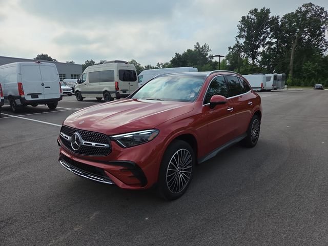 New 2027 MANUFAKTUR Patagonia Red Metallic Mercedes-Benz GLC300 image 7