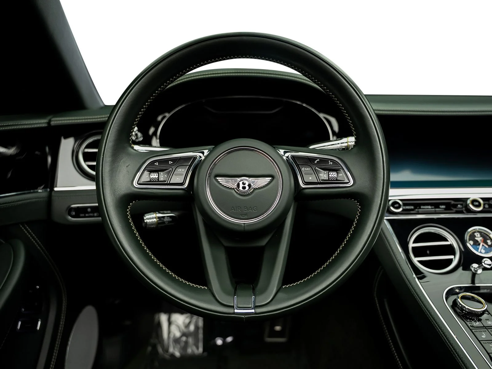 Used 2021 Green Bentley V8 image 4