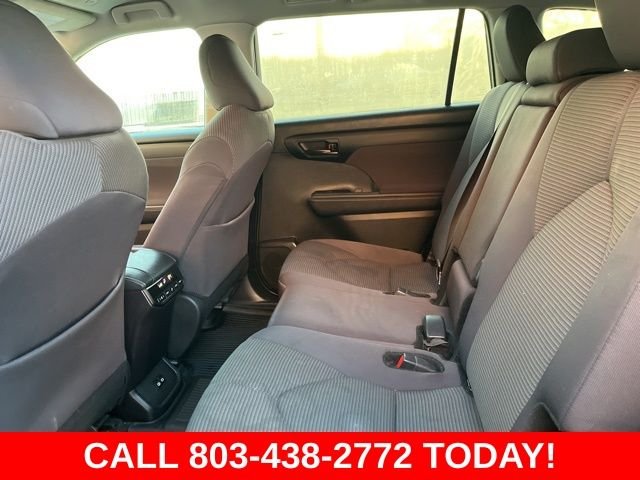 2024 Toyota Highlander LE - Photo 13