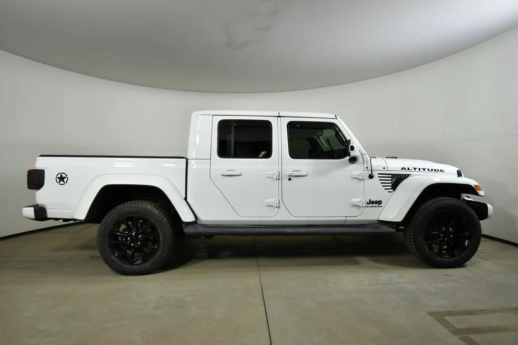 Used 2021 White Jeep Overland image 15