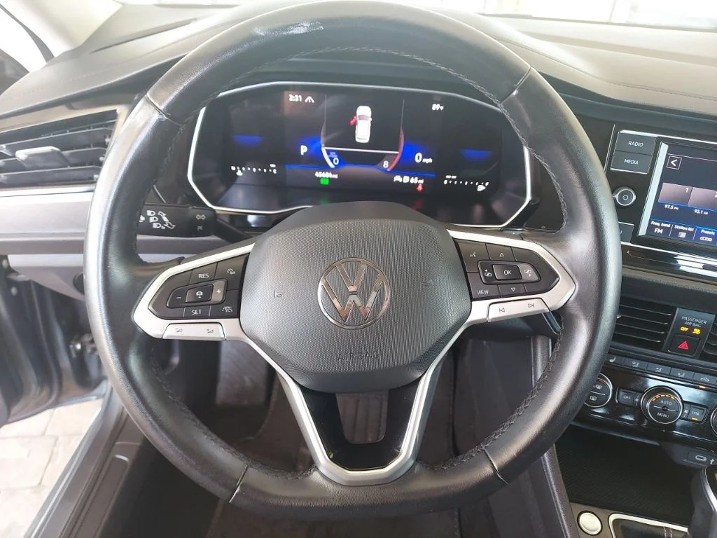 Used 2024 Gray Volkswagen 1.5T SE image 11