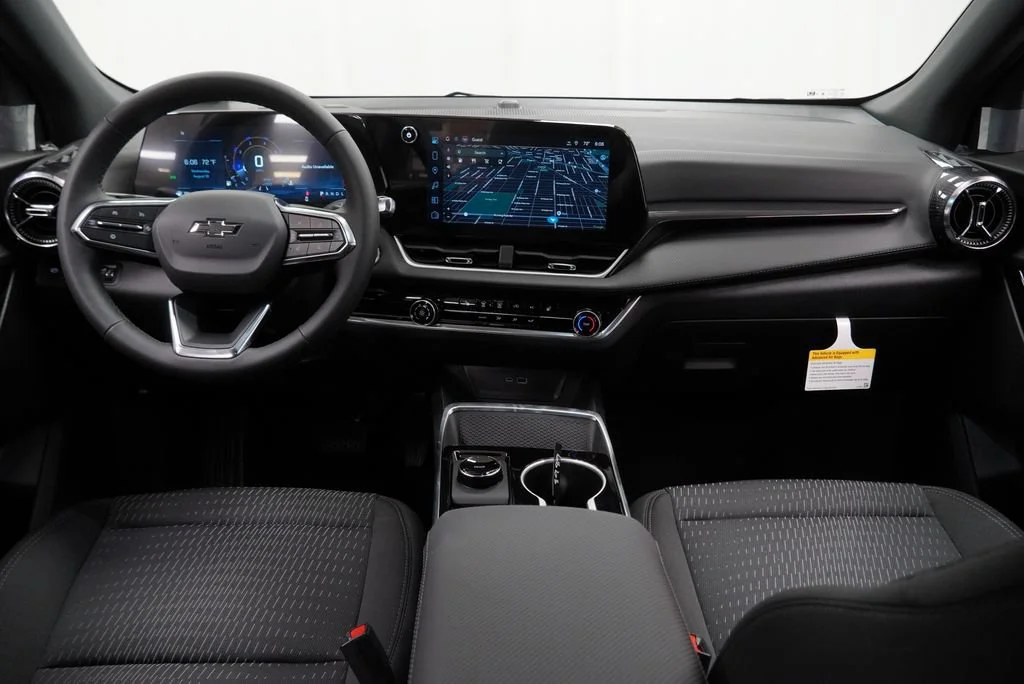 2027 Chevrolet Equinox LT - Photo 8